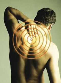 Ο πόνος στην πλάτη που επιδεινώνεται κατά την εισπνοή είναι σύμπτωμα θωρακικής οστεοχόνδρωσης
